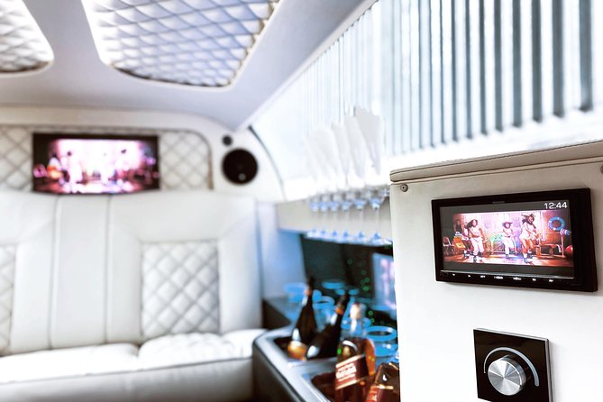 1 hour ride in vintage limousine - Stepping into Prague’s vintage-limo vibe