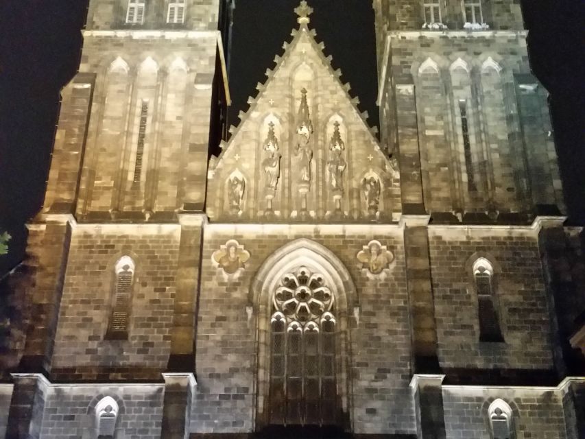 3-Hour Prague Castle & Interiors Tour - St. Vitus Cathedral: How the Guide Makes a Big Place Feel Manageable
