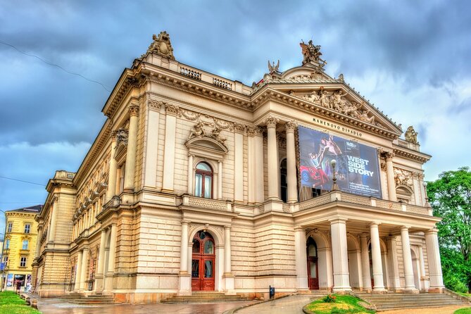 3 Hour Private Tour with a Local Guide in Brno - Pickup, meeting points, and the easiest way to start