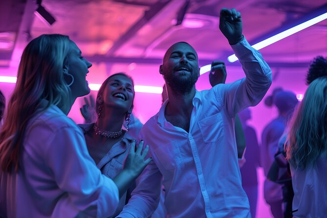 Alternative bar tour with dinner in the art district - Price and what you get for $89.53 per person