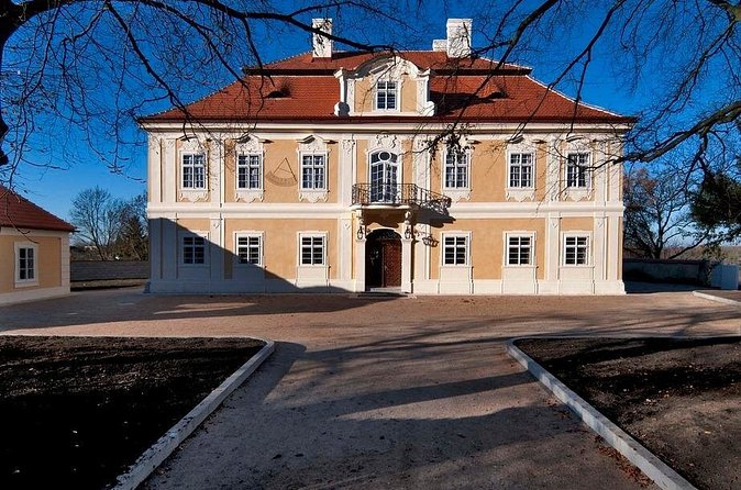 Anthropoid Tour - World War II in Prague - Stop 1: Panenské Břežany and Heydrich’s Home Museum