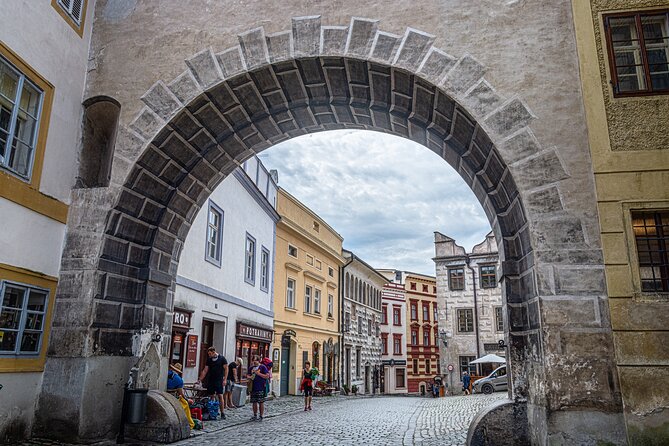 Best of Cesky Krumlov Old Town and Castle Exteriors - Old Town highlights: Renaissance halls, Jesuit corners, and church views