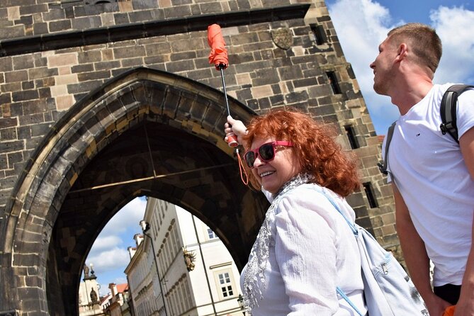 Best of Prague: Private City Walking Tour, Boat Cruise, and Typical Czech Lunch - Prague Castle without the feeling of being dropped into chaos