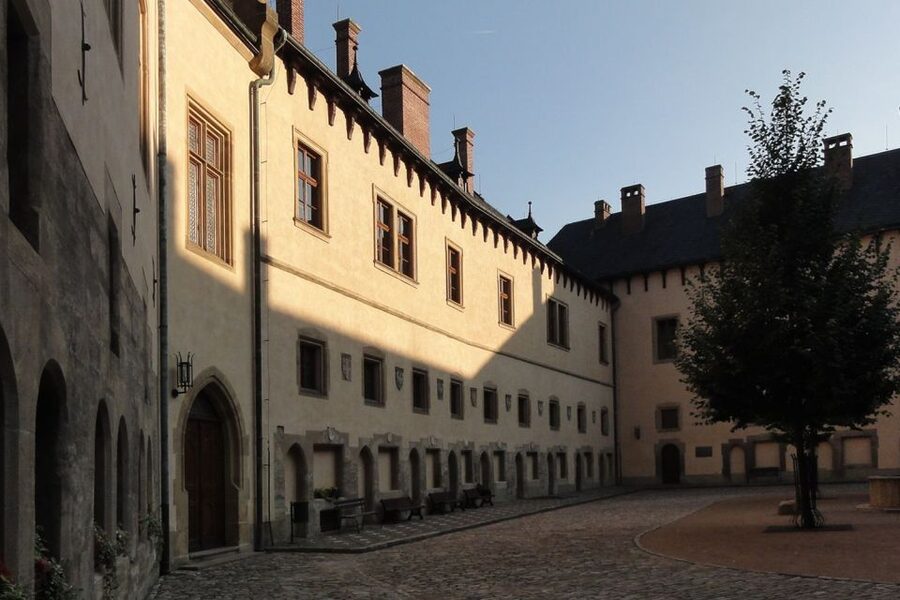 Bone Church and Kutna Hora Private Tour from Prague - Sedlec Ossuary: Seeing Around 40,000 Bones Up Close