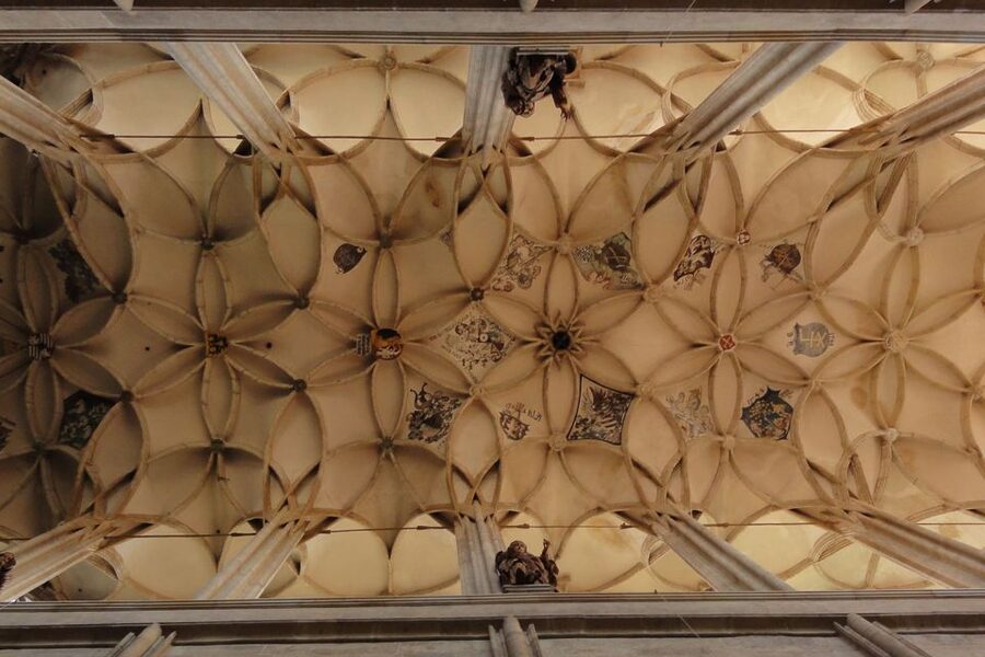 Bone Church and Kutna Hora Private Tour from Prague - Lunch at a Traditional Restaurant, Guided by Local Advice