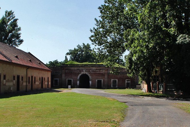 Bus Tour to Terezín from Prague - English narration, accents, and bus audio: make it easier on yourself