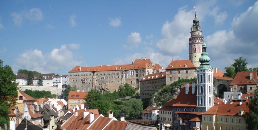 Český Krumlov: 2 Hour Private Walking Tour with Guide - Main Square and St Vitus Church, the town’s public stage