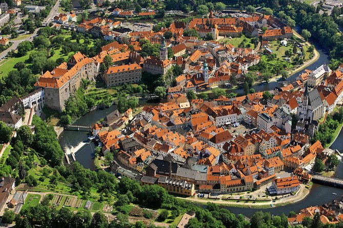 Cesky Krumlov Full day tour from Prague and back - Key highlights you should clock before you go