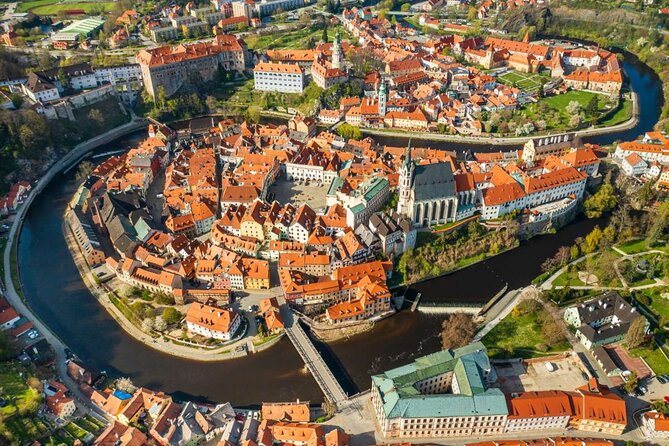Český Krumlov & Holašovice UNESCO Village Small Group Day Tour - Lunch and breaks: keep it flexible, and let the guide work for you