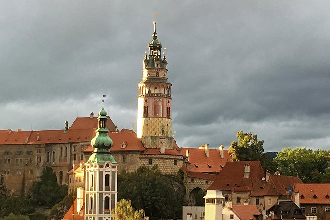Cesky Krumlov Old Town Private Walking Tour - Cesky Krumlov Castle grounds: viewpoints without the guesswork