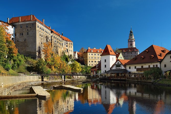 Cesky Krumlov One Day Trip from Prague by bus - Stop 1: Český Krumlov Castle, interiors in summer and how winter changes things