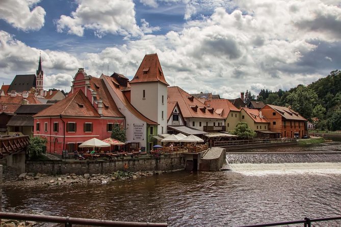 Cesky Krumlov Private day trip from Prague with Lunch and Castle admission - Lunch in a medieval setting: when it hits and why it feels right