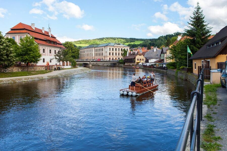 Český Krumlov: Wooden Raft River Cruise - Key things to know before you go