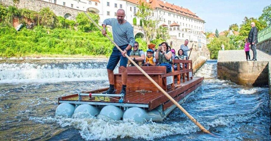 Český Krumlov: Wooden Raft River Cruise - The 50-minute route: what you will actually see