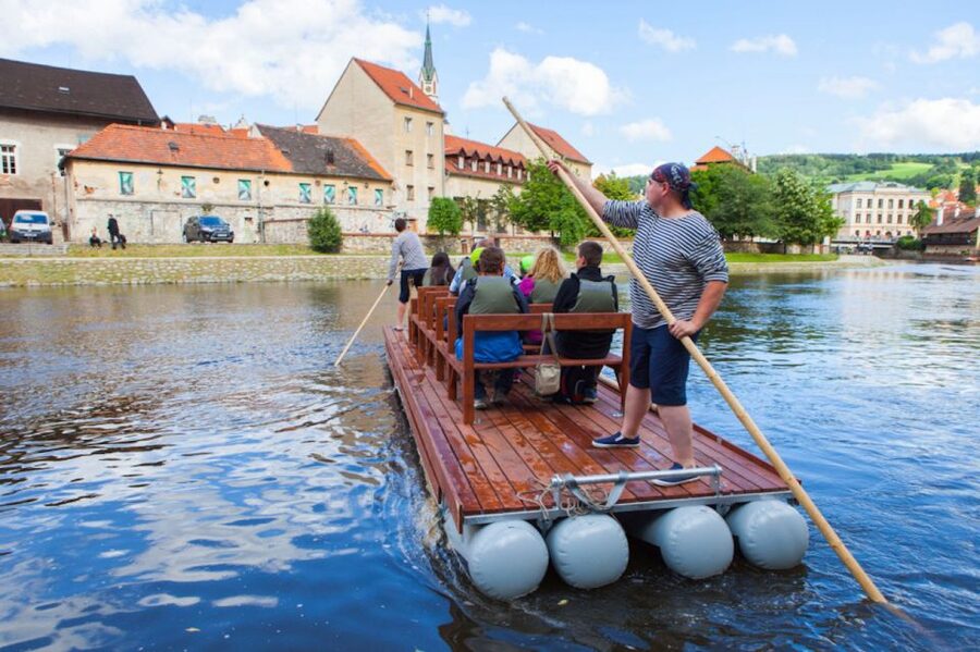 Český Krumlov: Wooden Raft River Cruise - Comfort, weather, and how to dress for the river