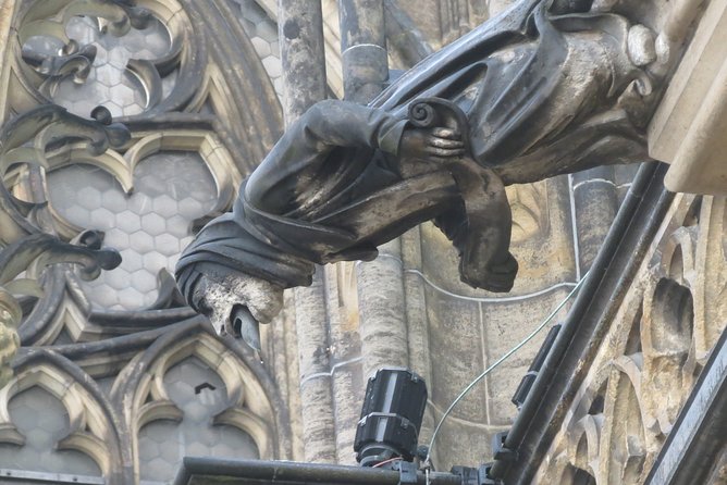 Charles Bridge and Prague Castle Walking Tour - Prague Castle for About 90 Minutes: Courtyards, Cathedral, and the Guard