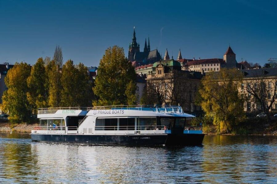 City Sightseeing Prague HOHO Bus, Castle Tour + River Cruise - What you actually get for around $61