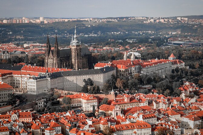 Classic Prague Castle Tour, Strahov Monastery & Castle District - Entering Prague Castle: Main Gate Briefing and Courtyard Orientation