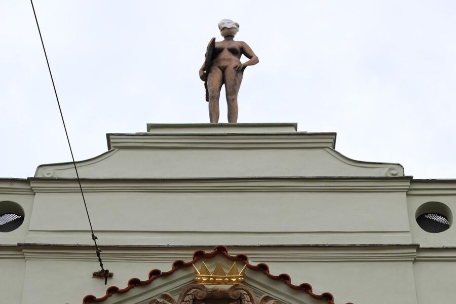 Contemporary art tour in Prague: the works of David Černý - How a Licensed French Guide Turns Stops into Real Understanding