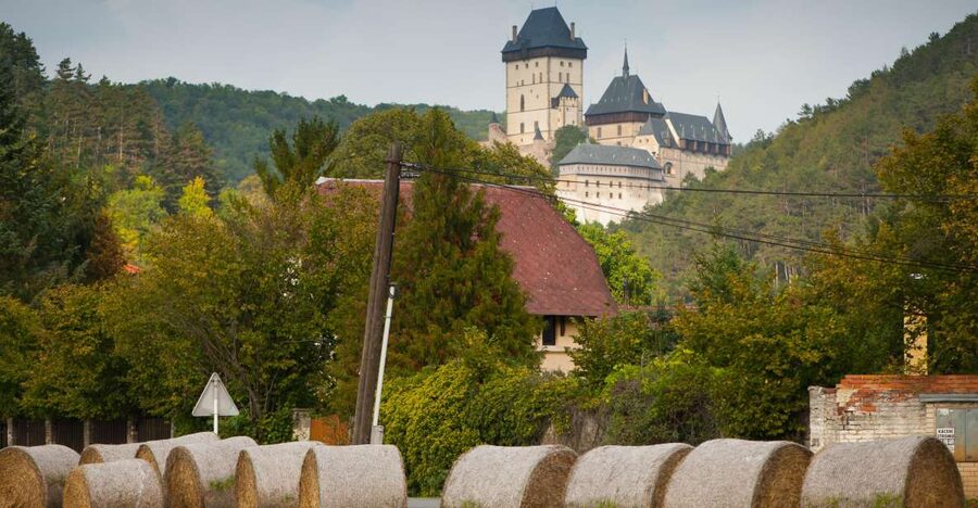 Coutryside e-bike tour to Karlstejn Castle - Praha Bike Start Point, Gear, and How the Day Really Starts