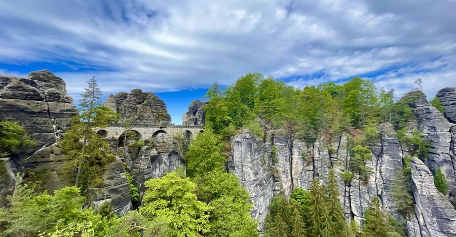 Dresden: Hassle-free trip to Bohemian and Saxon Switzerland - Hiking Tour: Bastei, Pravčická Arch, and the Kamenice Gorge dinghy