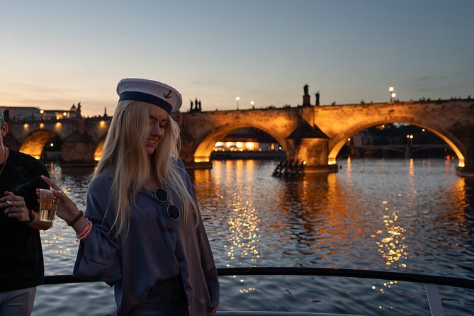 Drunken Monkey Prague Boat Party w/ 2hr Open Bar, DJ & Club Entry - Practical Timing: A 6-Hour Night That Doesn’t Drag