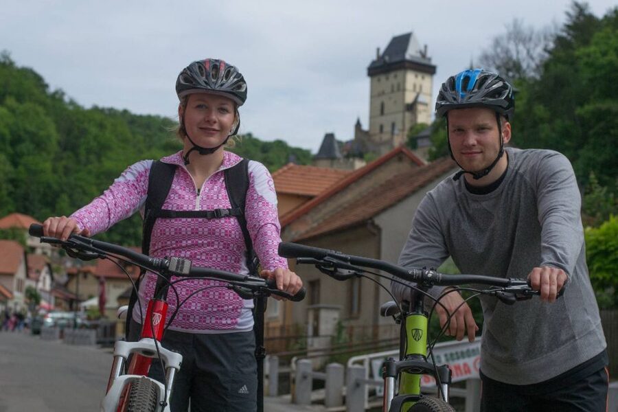 E-Bike Day Trip: Visit a Roman Castle and Taste Craft Beer - What you should do with your one-hour castle break