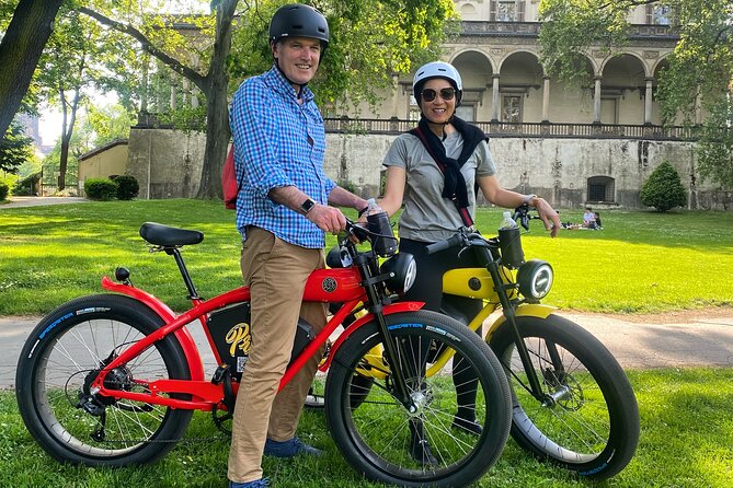 E-BIKE TOUR: 10 Must-See Landmarks & Viewpoints in Prague 1-8per. - Old Town Hall, the Astronomical Clock, then past-power buildings near Parliament