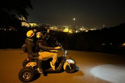 Electric Trike Night Tour in Prague – Live Guided