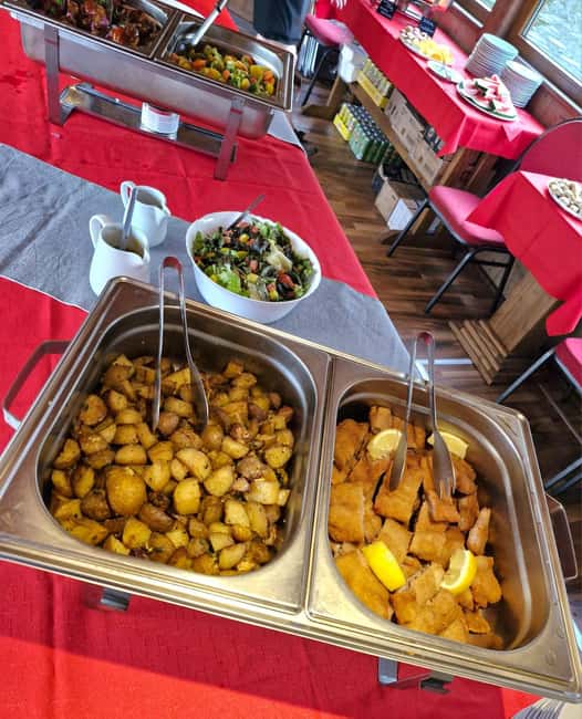 Evening cruise through Prague with buffet dinner - Buffet dinner on board: included value, with a few watch-outs