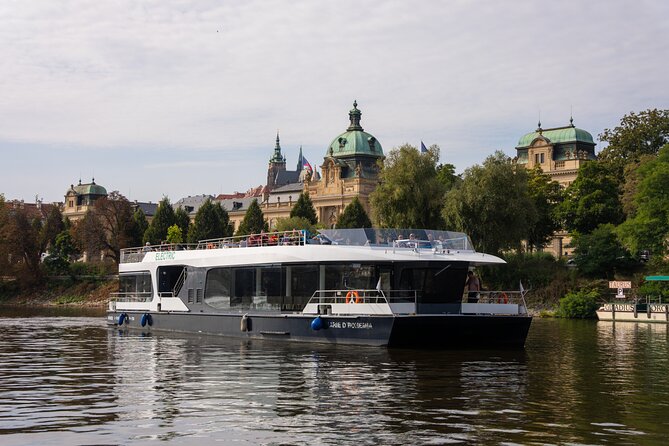 Evening Eco Cruise With a Glass of Prosecco in Bohemia - The interactive guide and Wi-Fi, how to use them without wasting time