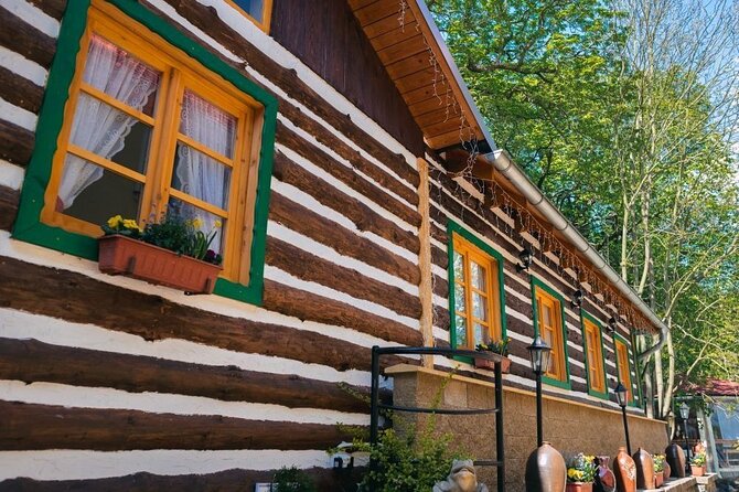 Folk Dinner Experience in Prague with Transportation - 6:45 pm Pickup, Taxi Details, and the Mobile Ticket