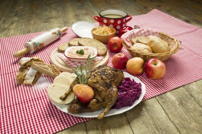 Folklore Dinner with Unlimited Drinks 4course Menu