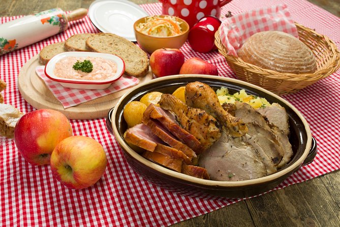 Folklore Dinner with Unlimited Drinks 4course Menu - Seating, view, and how to avoid a bad sightline