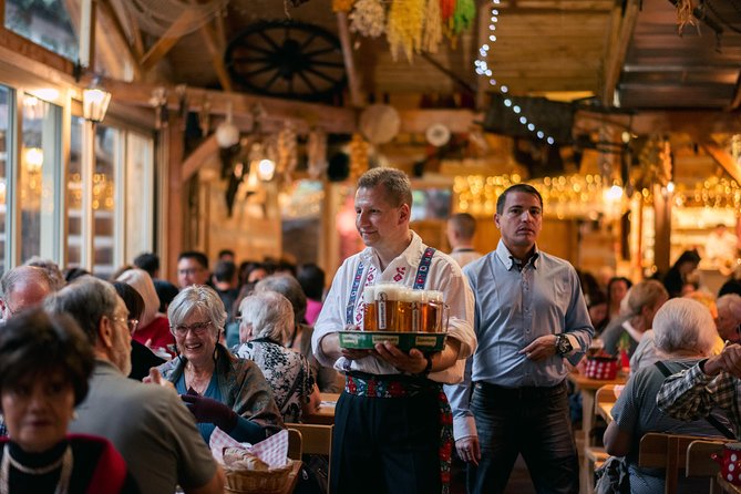 Folklore Evening with Music and Dinner - Seating, Acoustics, and Screen Visibility