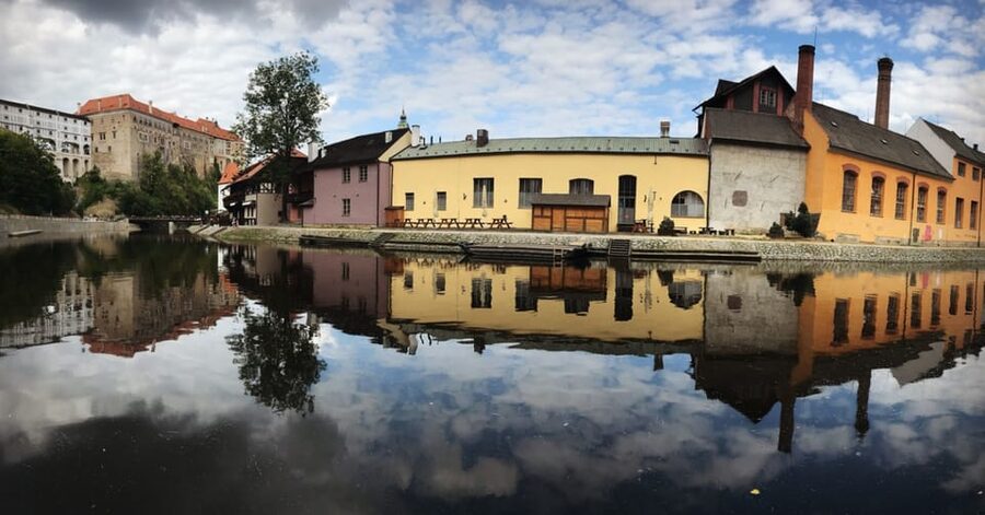 From Prague: Český Krumlov Full-Day Guided Tour - Panoramic viewpoints and the sense of layers in the town