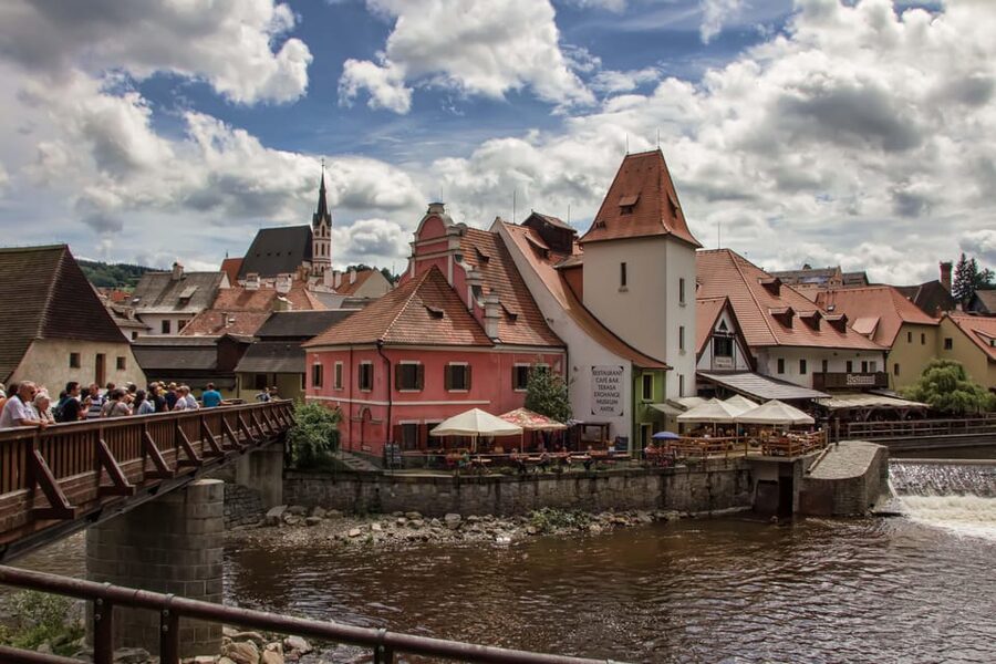 From Prague: Český Krumlov Full-Day Tour with Pickup - Old Town free time: shopping, river strolls, and viewpoint hunting