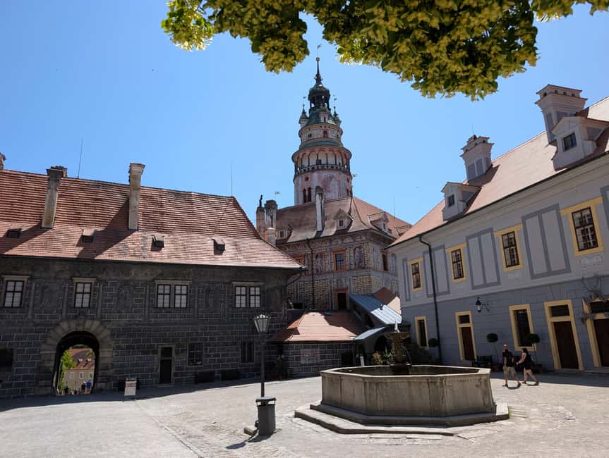 From Prague: Český Krumlov & Holašovice Village Day Tour - Your free time in Český Krumlov, and how to use it well