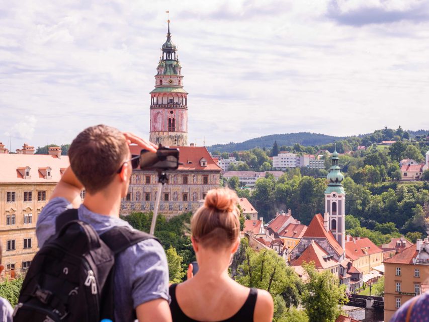 From Prague: Full-Day Český Krumlov Tour with Lunch - Meeting Point and Getting Checked In Without Headaches