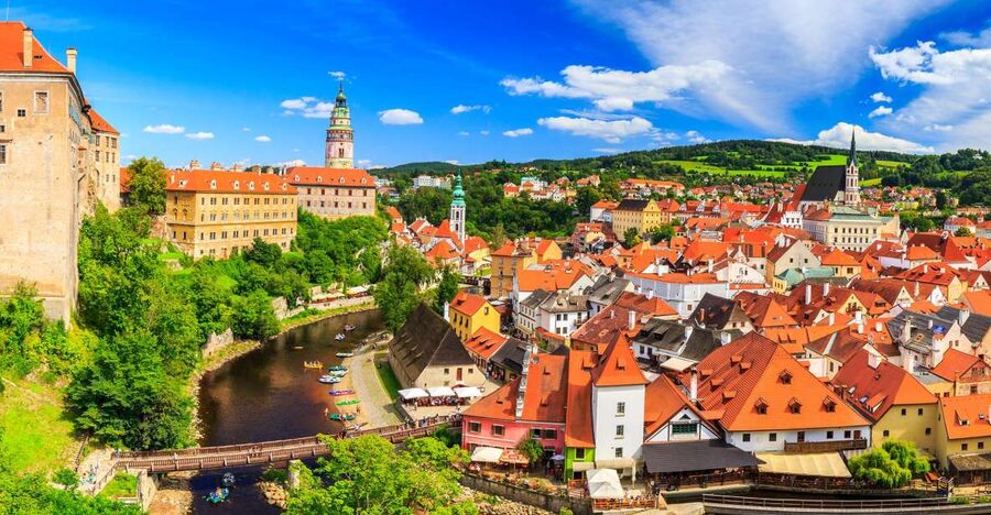 From Prague: Full-Day Trip to Český Krumlov - Guided Walking Tour: Noble Streets and Three Centuries of Czech Style