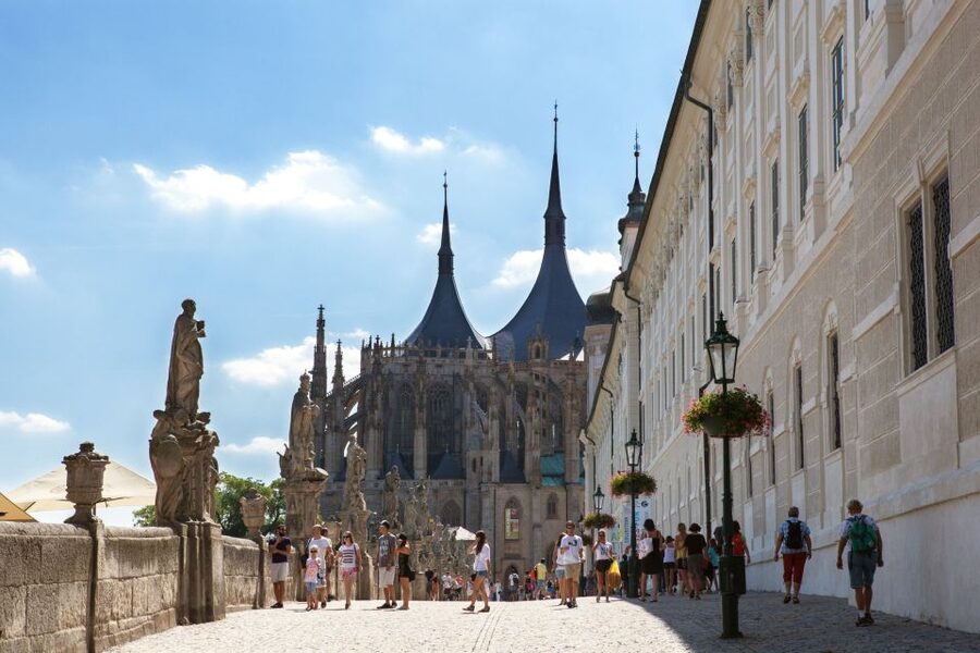 From Prague: Kutna Hora UNESCO Site Tour with Bone Chapel - Sedlec Ossuary Bone Chapel, what to expect and how to behave there