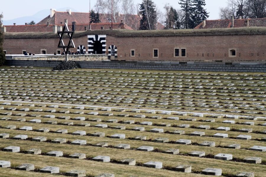 From Prague: Terezín and Ghetto Museum Guided Tour - From Prague to Terezín: a 6-hour day with context before you arrive