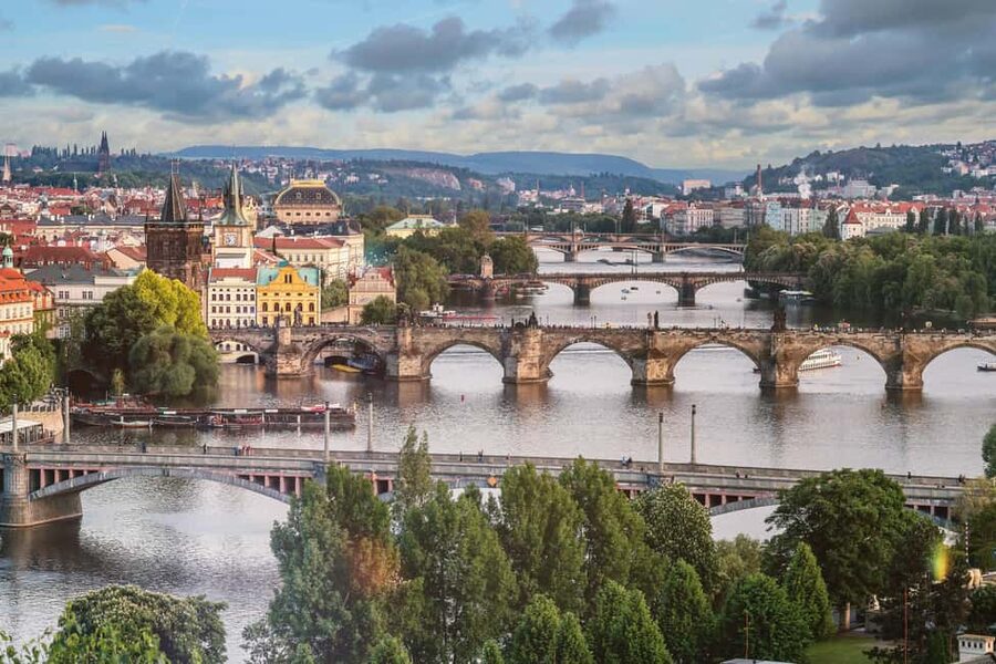 From Vienna: Day Trip to Prague and Brno with Transfer - The Vienna-to-Prague advantage: why this format works