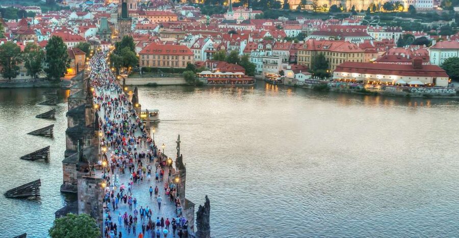 From Vienna: Full-Day Trip to Prague - Guide quality matters a lot, based on real experiences