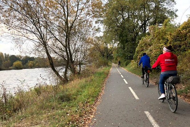 Full-Day Countryside E-Bike Tour to Karlstejn Castle (small group - Guides Make or Break This Kind of Day Trip