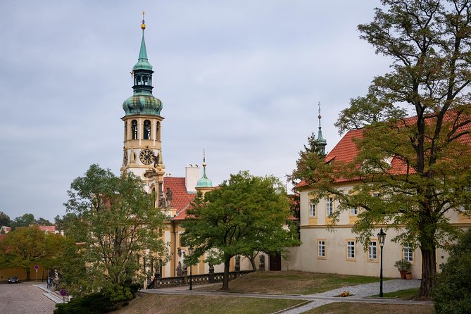 Full-Day Prague Tour with Prague Castle, Lunch and Vltava Cruise - Key things worth knowing before you go
