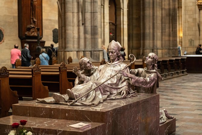 Full-Day Prague Tour with Prague Castle, Lunch and Vltava Cruise - The Jewish Quarter walk: synagogues, graveyards, and atmosphere