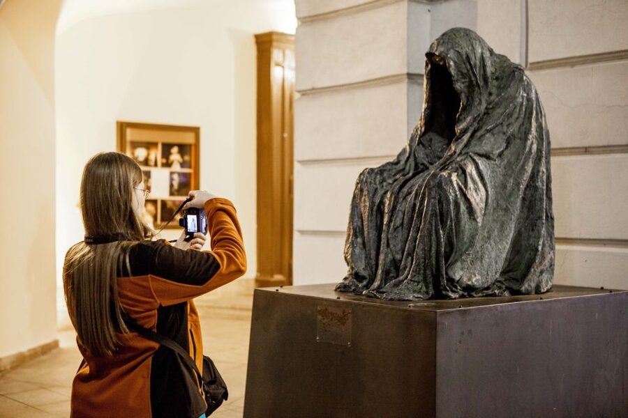 Ghost Walking Tour of Prague - Jewish Quarter and the old cemetery: when the tone turns quiet