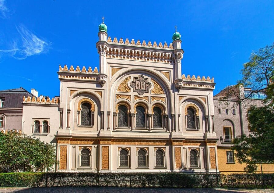 Go City Prague Pass - Top Attractions and Hop-On Hop-Off Bus - Pilsner Urquell Experience: multimedia beer time and pouring your own