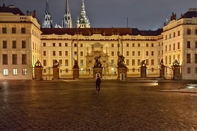 Guided Old Town & Jewish quarter Walking Tour Prague (Tip-based) - Prasná brána: The Border Between Old and New Prague You Can Feel